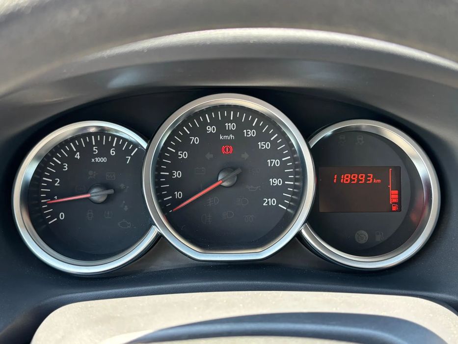 Dacia Sandero Întreținută / Bluetooth / Senzori parcare / Consum redus