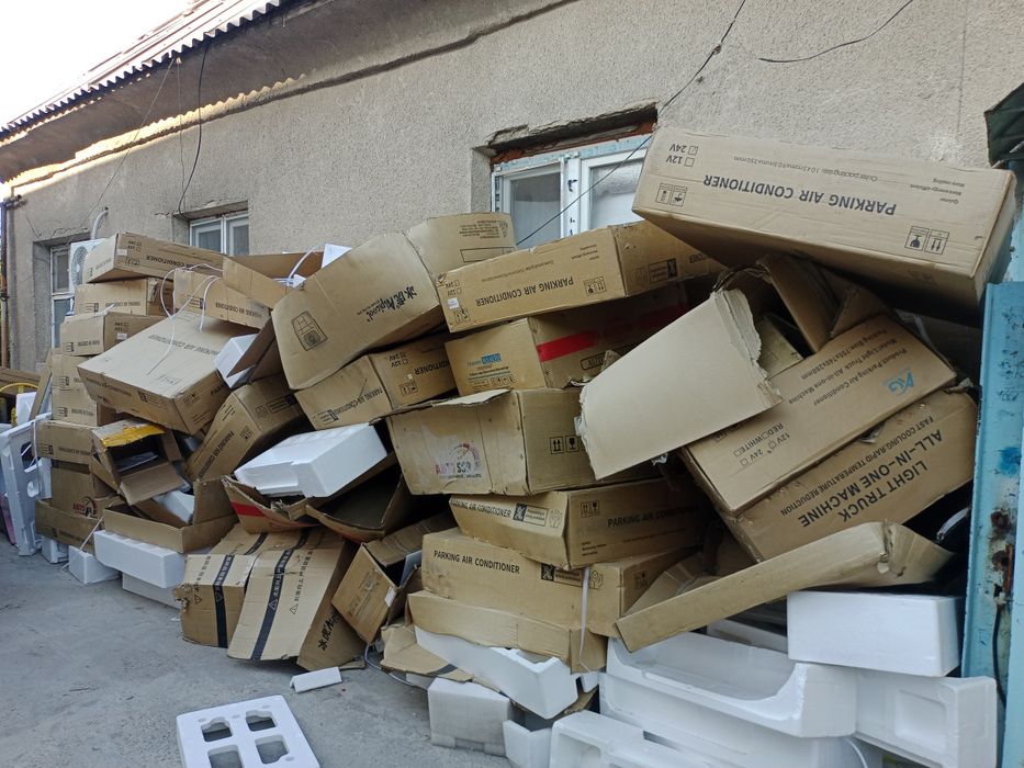 продам коробки для черного потолка куча за 25тысяч