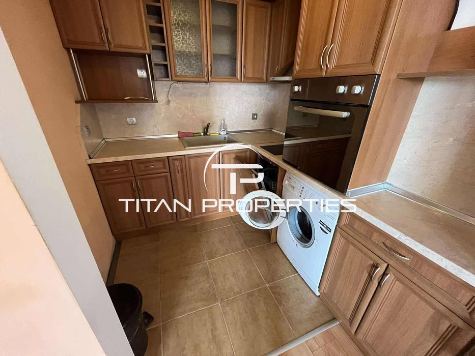 Дава се под наем Двустаен апартамент в Варна, Цветен квартал - 70 кв.м за 383 € - Снимка #1