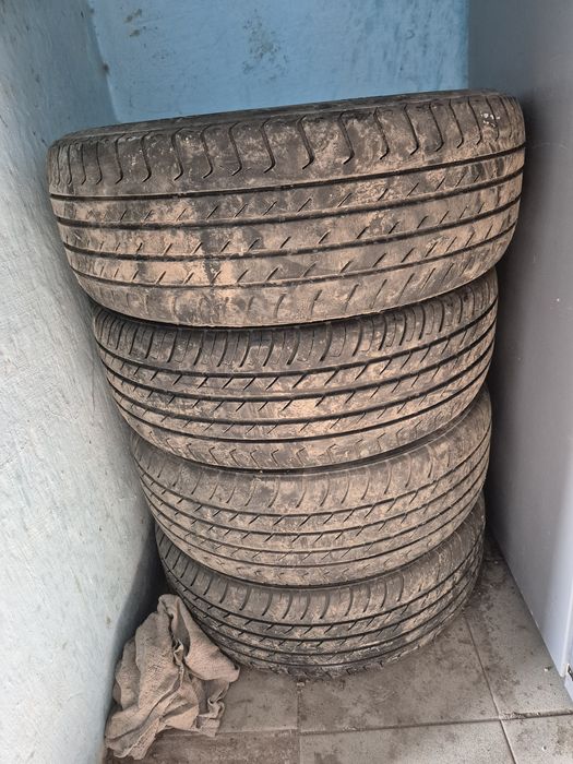 Летние шины комплект.