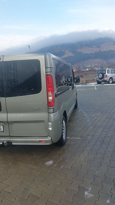 Vând Renault trafic