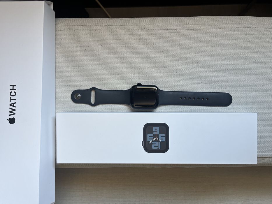 Apple watch SE часовник 44мм