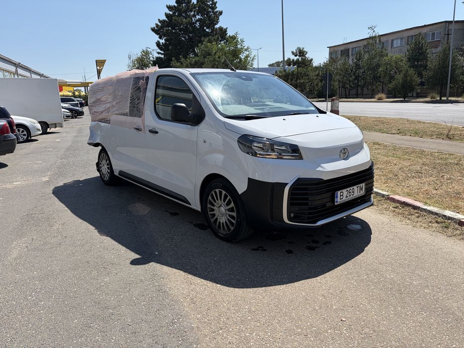 Toyota Proace verso 2024 avariat