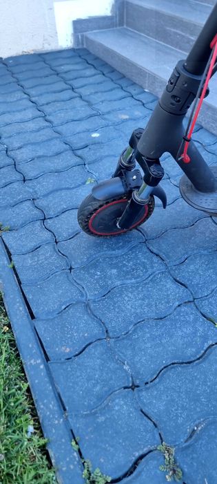 Trotinetă electrică Xiaomi M365 Pro – 286 km – suspensie față – roți pline