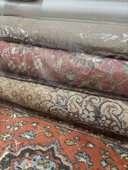 Два ковра и шерстяная дорожка