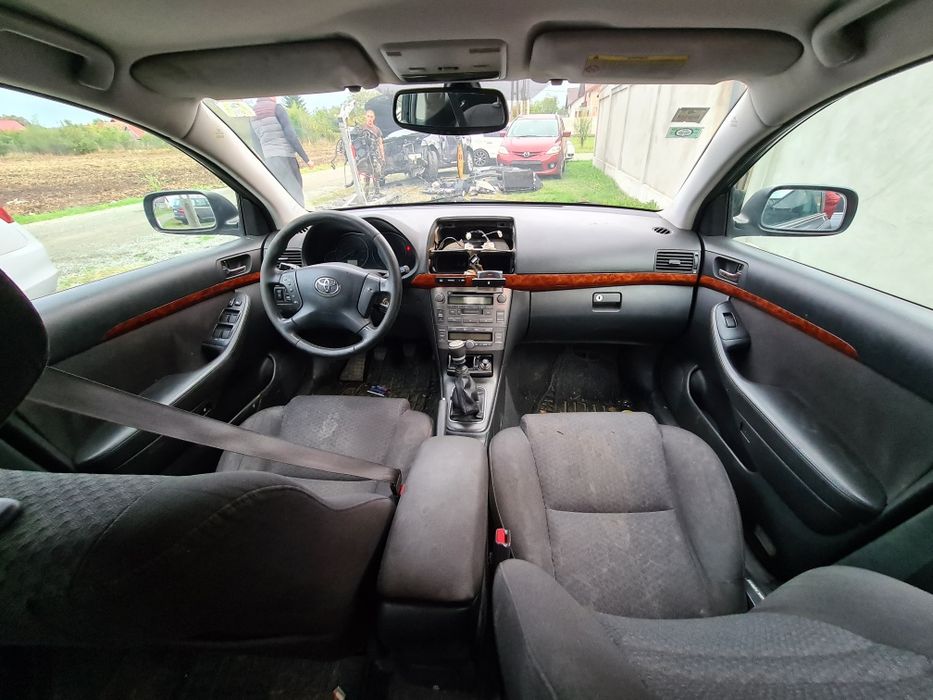 Dezmembrez Toyota Avensis 2.2 dcat 177 cp