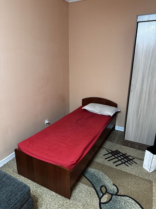 Продам кровать с матрасом