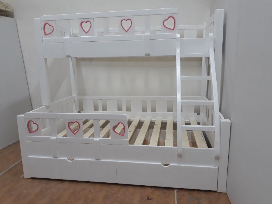 TRANSPORT GRATUIT.Pat etajat-supraetajat din lemn masiv..Cod 3204