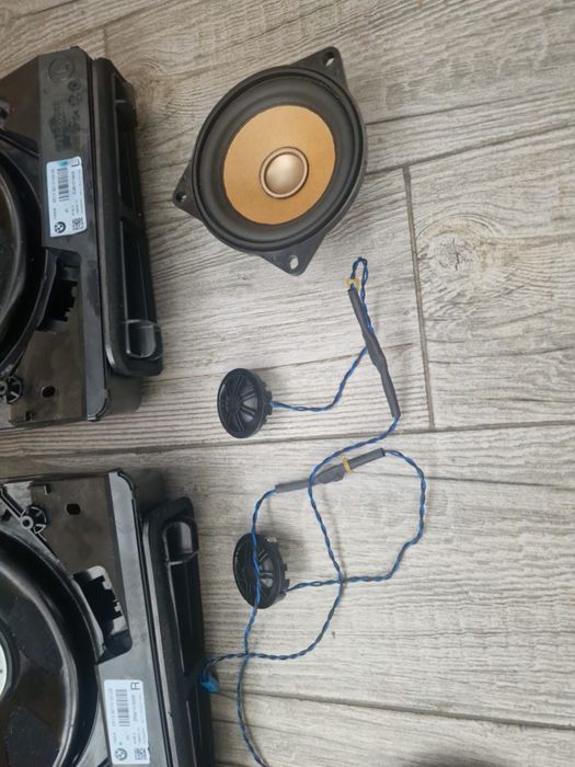 Sistem audio wi-fi boxe, difuzoare, subwoofer, amplificator
