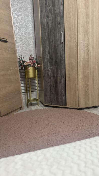Угловой шкаф продам срочно