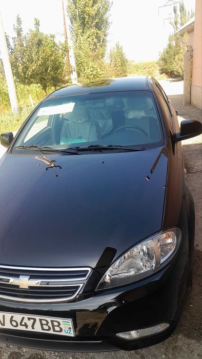 Qora Gentra avtomashinasi