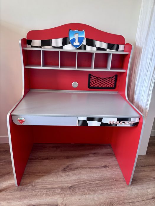 Срочно! Детский стол/ парта бренда Cilek