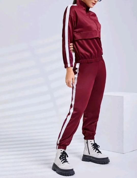 Дамски спортен комплект