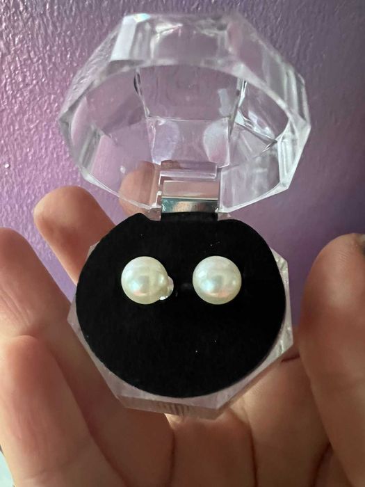 различни модели нови обеци с подарък кутийка.