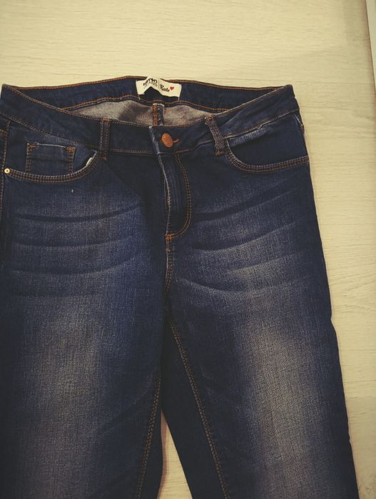 Blugi dama in condițiii foarte bune