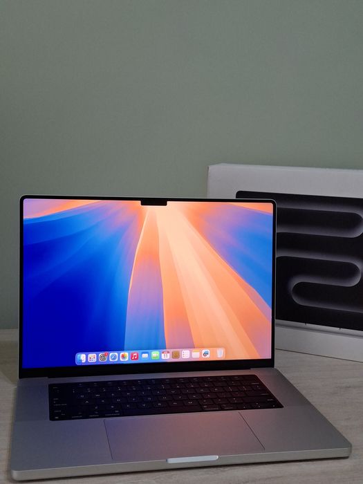Macbook Pro 16.2" M4 Pro • 24/512 • Silver