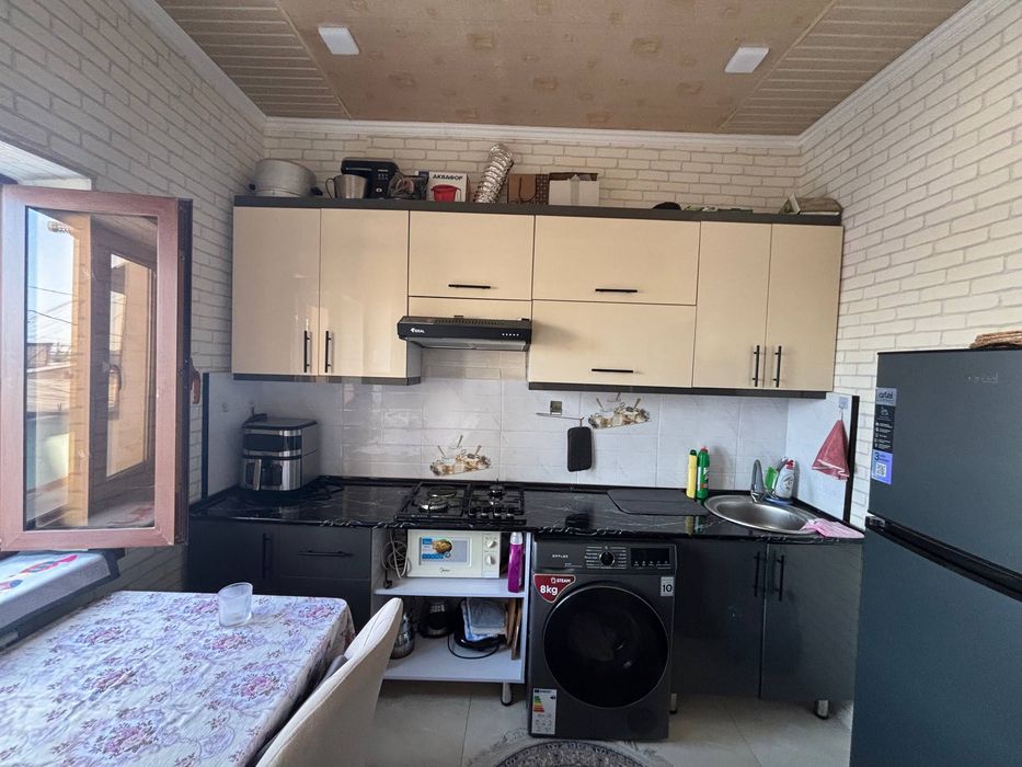 Uy sotiladi 2xonalik 50m2