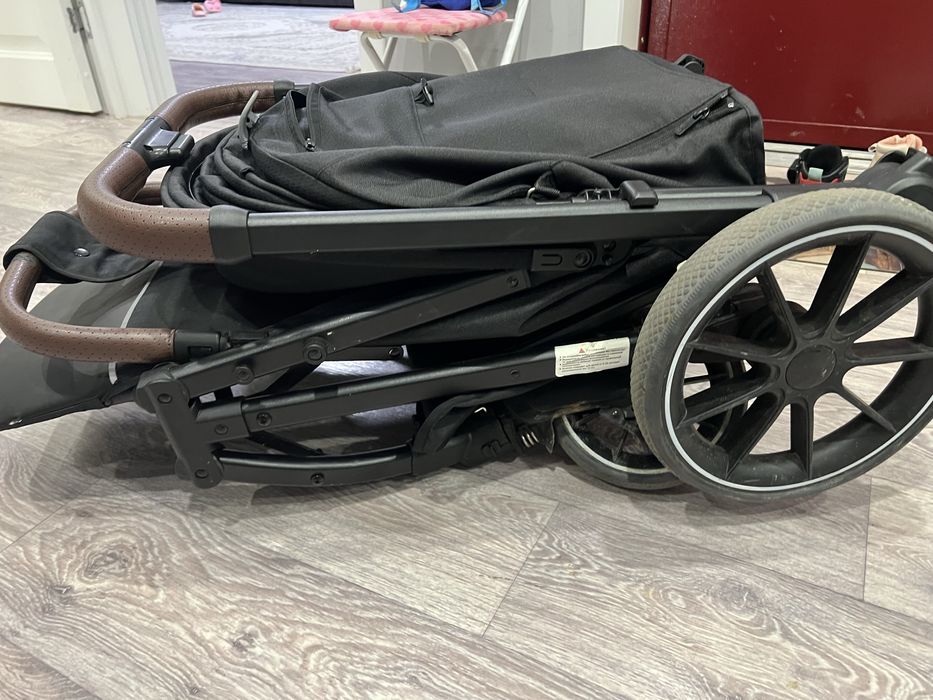 Коляска Tomix в хорошем состоянии