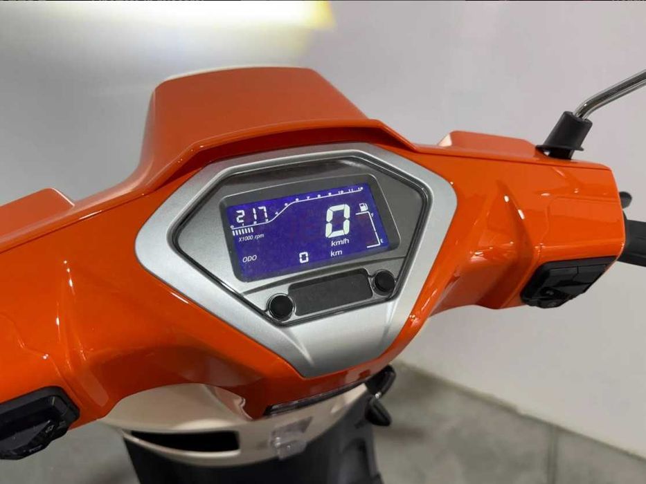 Vand scuter 125CC benzina, NOU +CIV