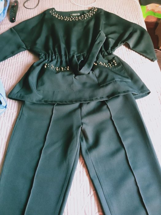 Брючный женский костюм