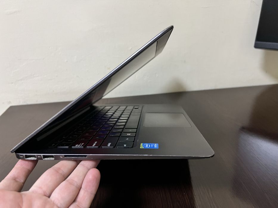 Asus ultrabook SSD 256 Ozu 8 Gb