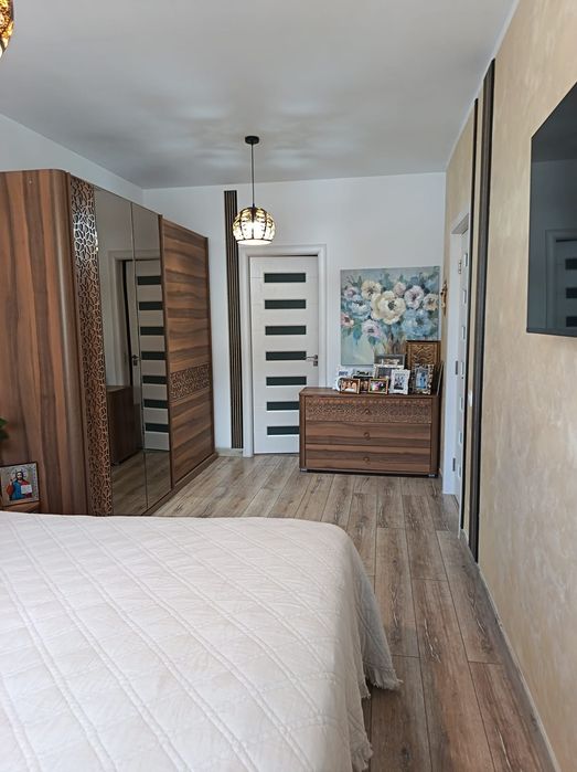 Casa de vânzare cu teren propriu