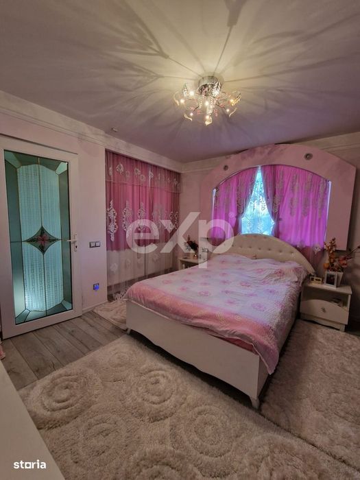 Casa de vanzare  225 mp ,Marginenii de Sus , DB