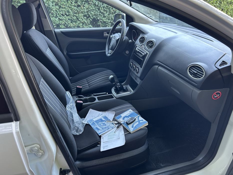FORD Focus 2010 — imagine 3