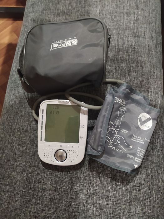 Продам манометр в хорошем состоянии