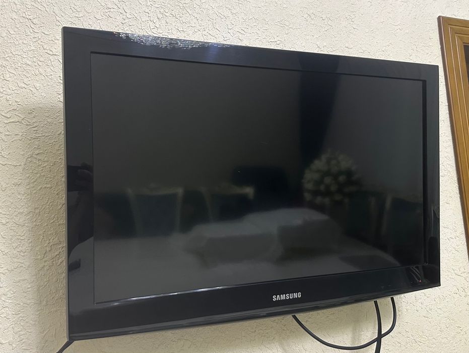 Телевизор samsung LCD 32”
