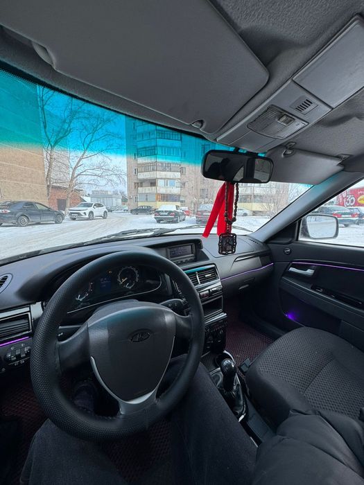 Продам.   2 приору вхорошем состояние