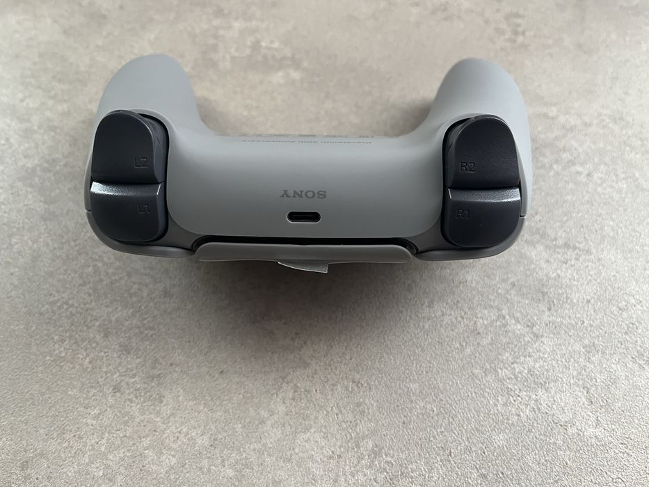 PS5 controller 30th Anniversary