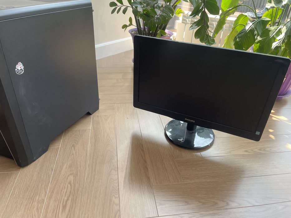 Монитор Philips