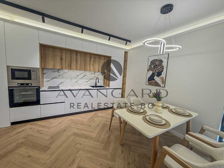 Продава се Двустаен апартамент в Пловдив, Център - 85 кв.м за 2165 €/кв.м - Снимка #2