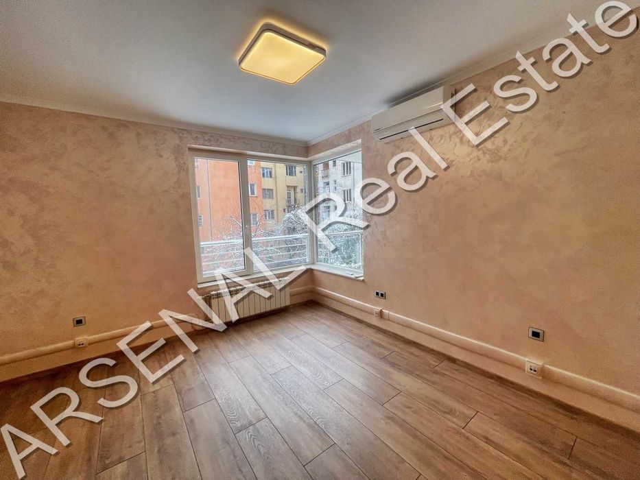 Дава се под наем Офис в София, Център - 122 кв.м за 997.05 € - Снимка #4