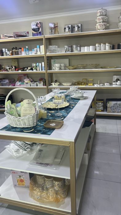 Продается стелажей и остравок