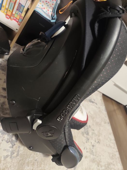 Кош кошница за кола с база изофикс isofix  Maxi-Cosi CabrioFix + ISOFIX EasyFix – комплект с база. 0-13 кг До около От 0 до 16-18 месеца
