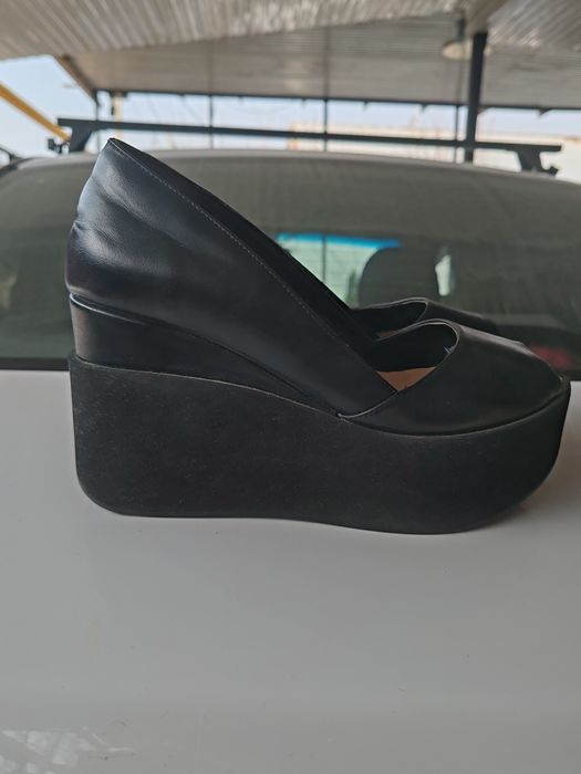 Босоножки чёрные