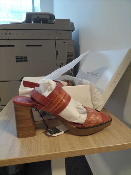 Sandale din piele, culoare rosie, firma Hispanitas