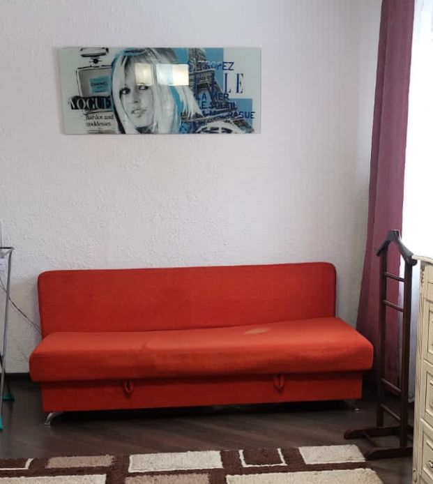 Срочно продается диван с пуфиком