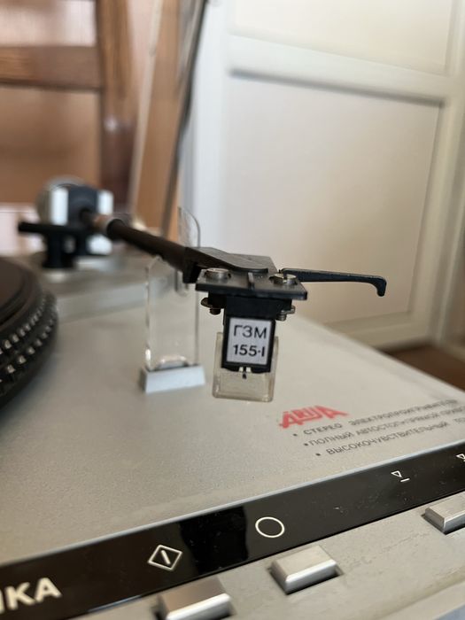 Виниловый проигрыватель