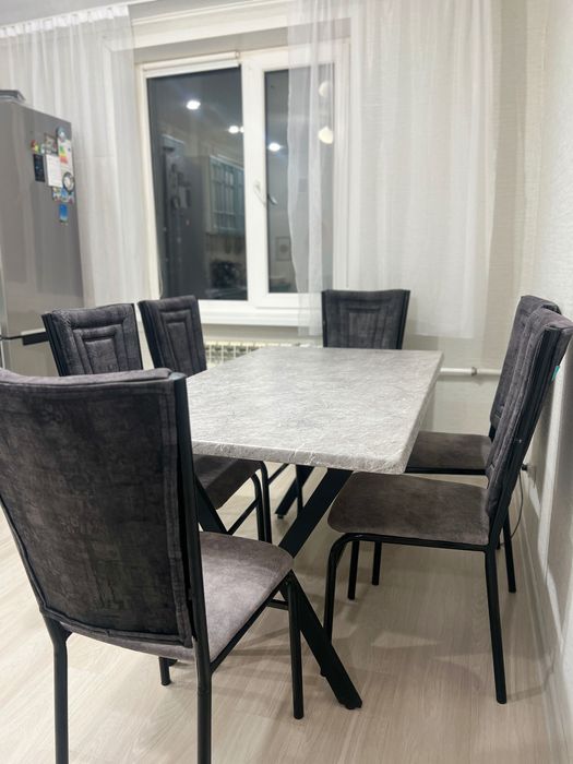 Стол кухонный серый