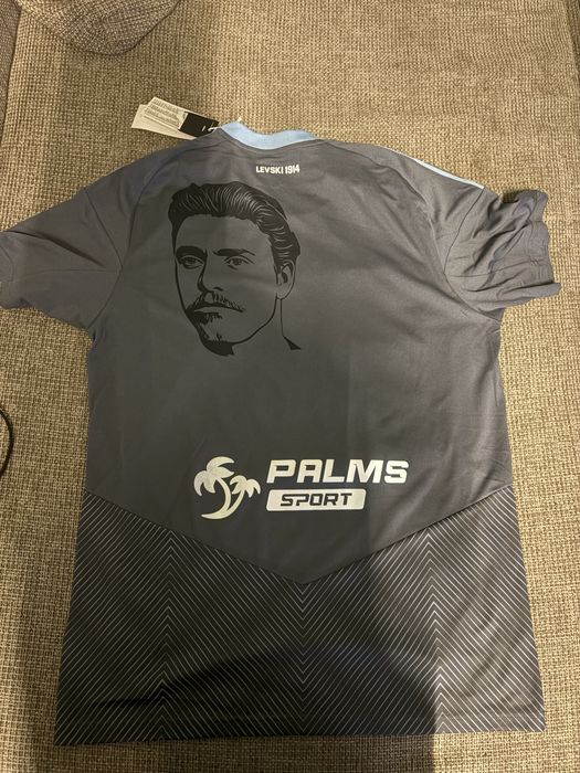 Лимитирана мъжка фланелка с лика на Апостола М