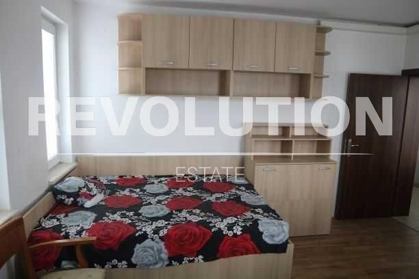 Дава се под наем Тристаен апартамент в Варна, Център - 70 кв.м за 500 € - Снимка #2