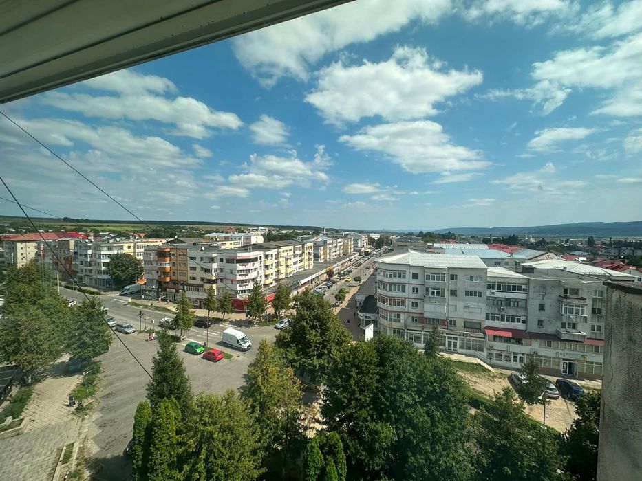 Vând apartament 3 Camere Buhusi