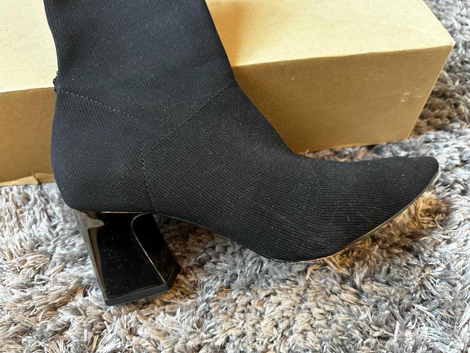 Официални дамски боти на ток ZARA