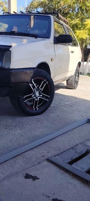 Lada 2108 1. 5 matorda yurishi yaxshi moy yeydi 1 milyon xarajati bor