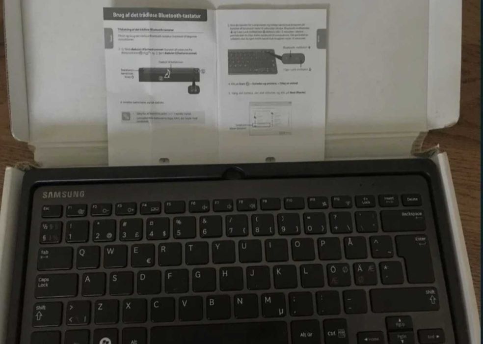 Vand tastatura Samsung wireless model AA-SK2NWBB/SE