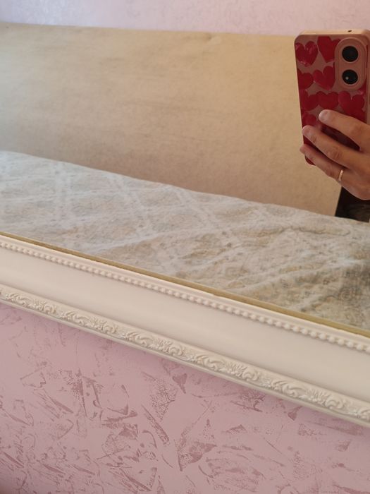 Зеркало в белой рамке 80*80