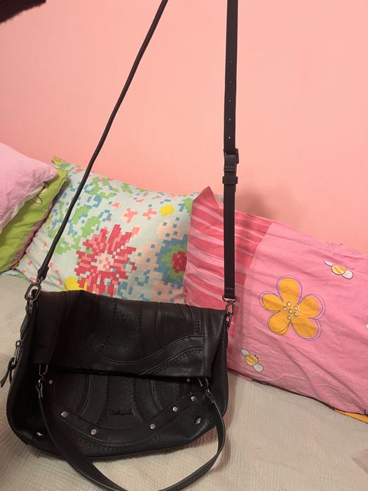 Дамска чанта Desiqual , няколко начина на носене